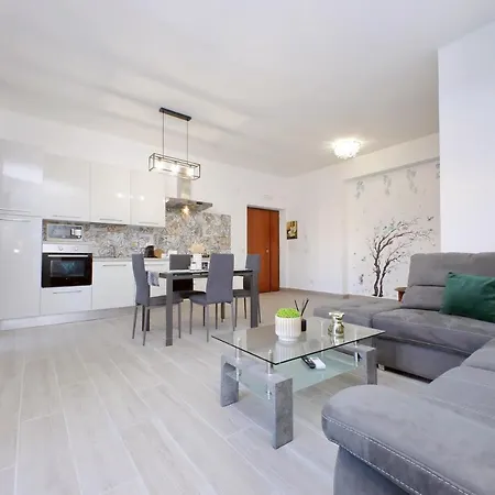 Spazioso - Vicino Al Mare E A Roma Appartement Fiumicino