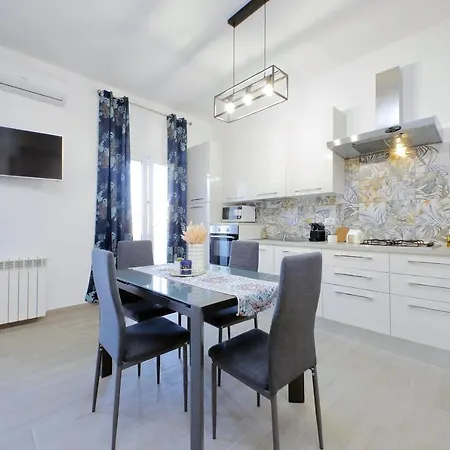 Spazioso - Vicino Al Mare E A Roma Appartement *