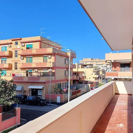 Spazioso - Vicino Al Mare E A Roma Appartement *